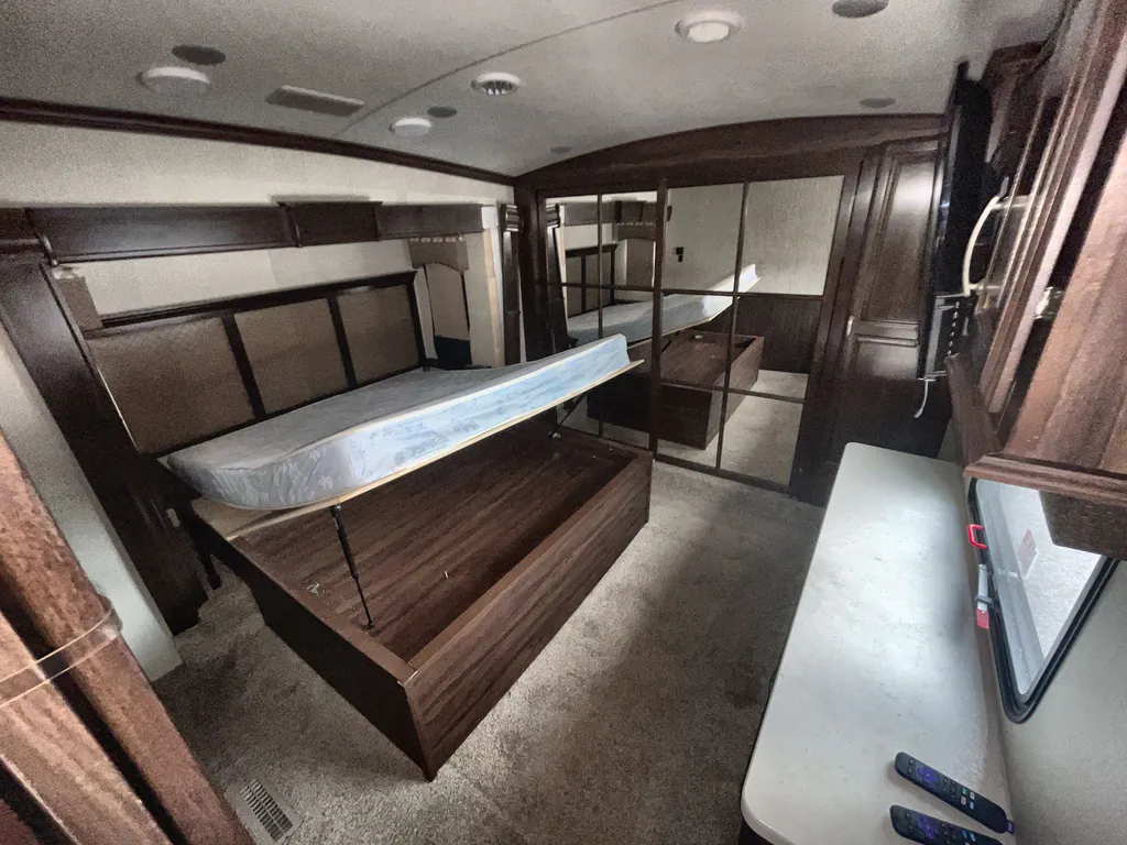 2018 Forest River Cardinal Estate 3456RL, Photos photo 15