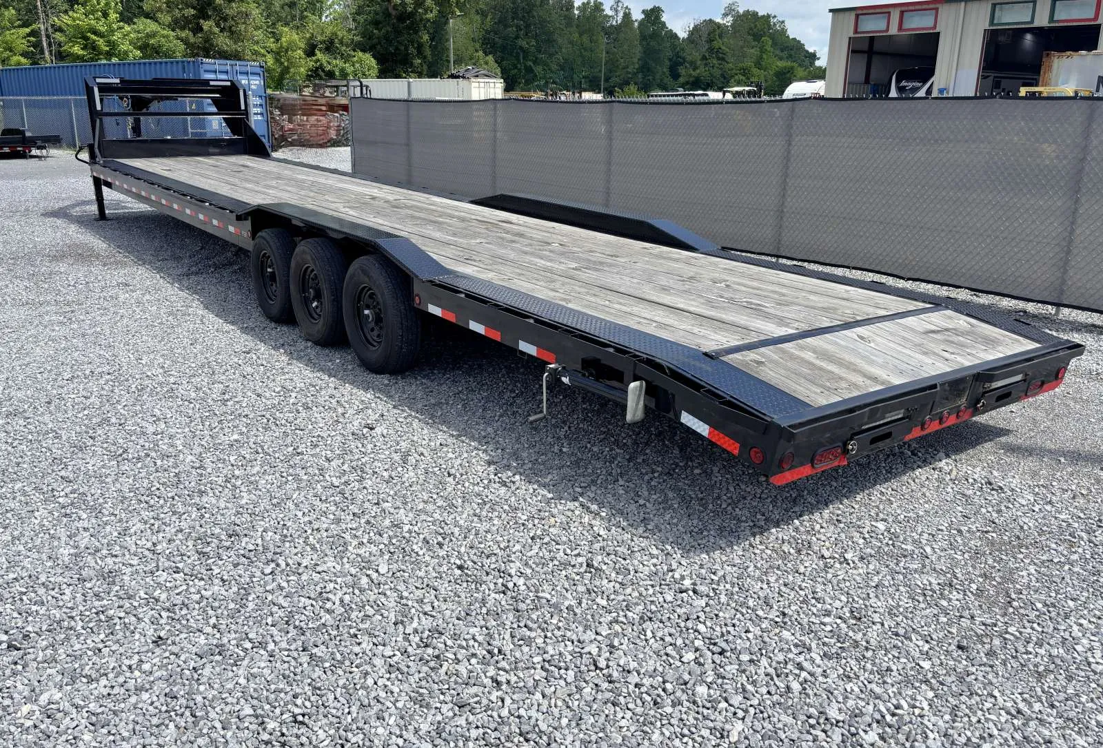 2023 Fabrique Other Gooseneck Car Hauler FABRIQUE - Photo 3