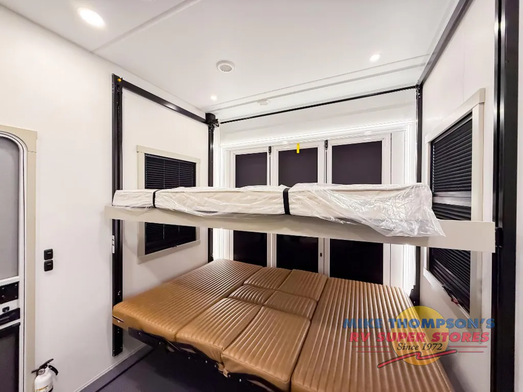 2026 Brinkley Model G 3950, Photos photo 24