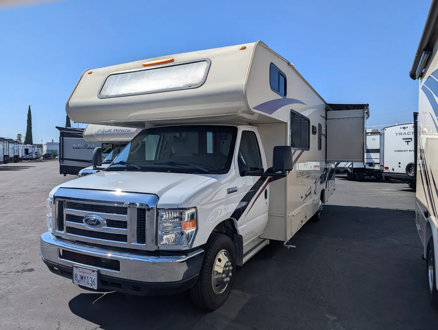 2020 Coachmen Leprechaun 260RS - Photo 4