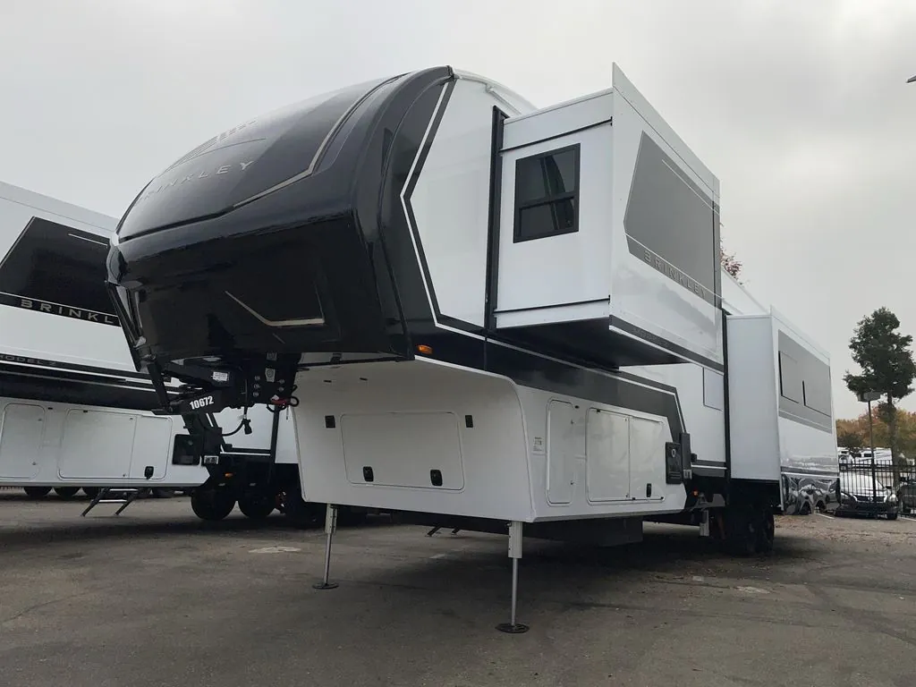 2026 Brinkley Model Z 3420, Photos photo 3