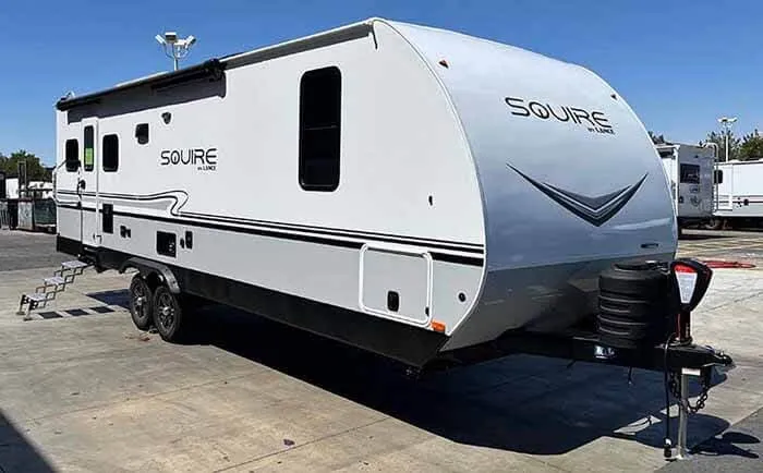 Squire SQ26 exterior