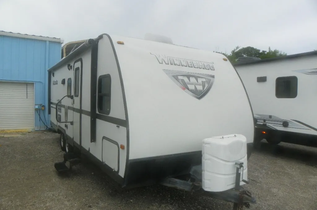 2014 Winnebago Minnie 2201DS - Photo 2