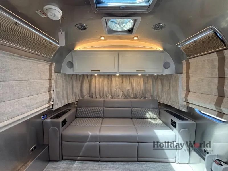 2026 Airstream Classic 30RB - Photo 4