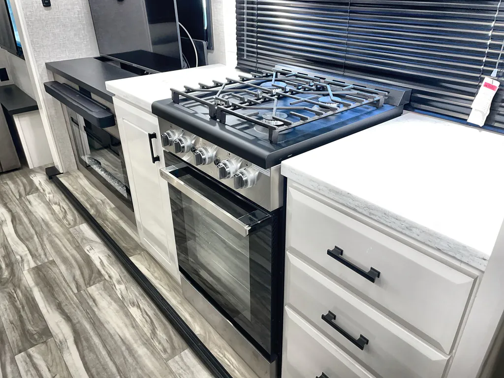 2025 Jayco Pinnacle 36FBTS, Photos photo 10