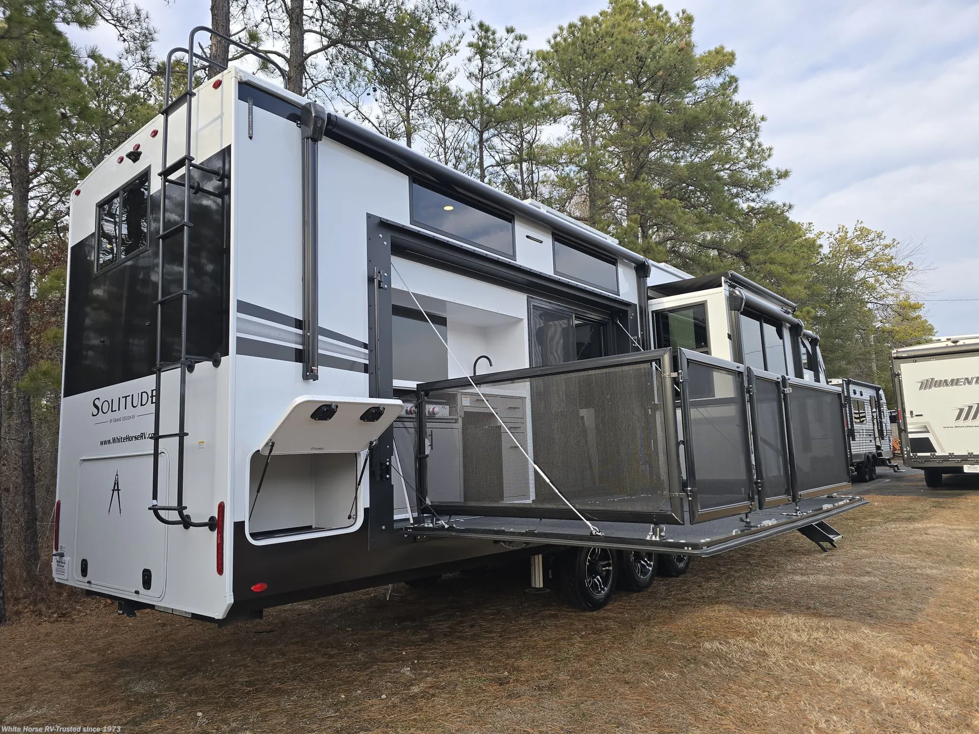 2026 Grand Design Solitude 414LJMJ - Photo 2