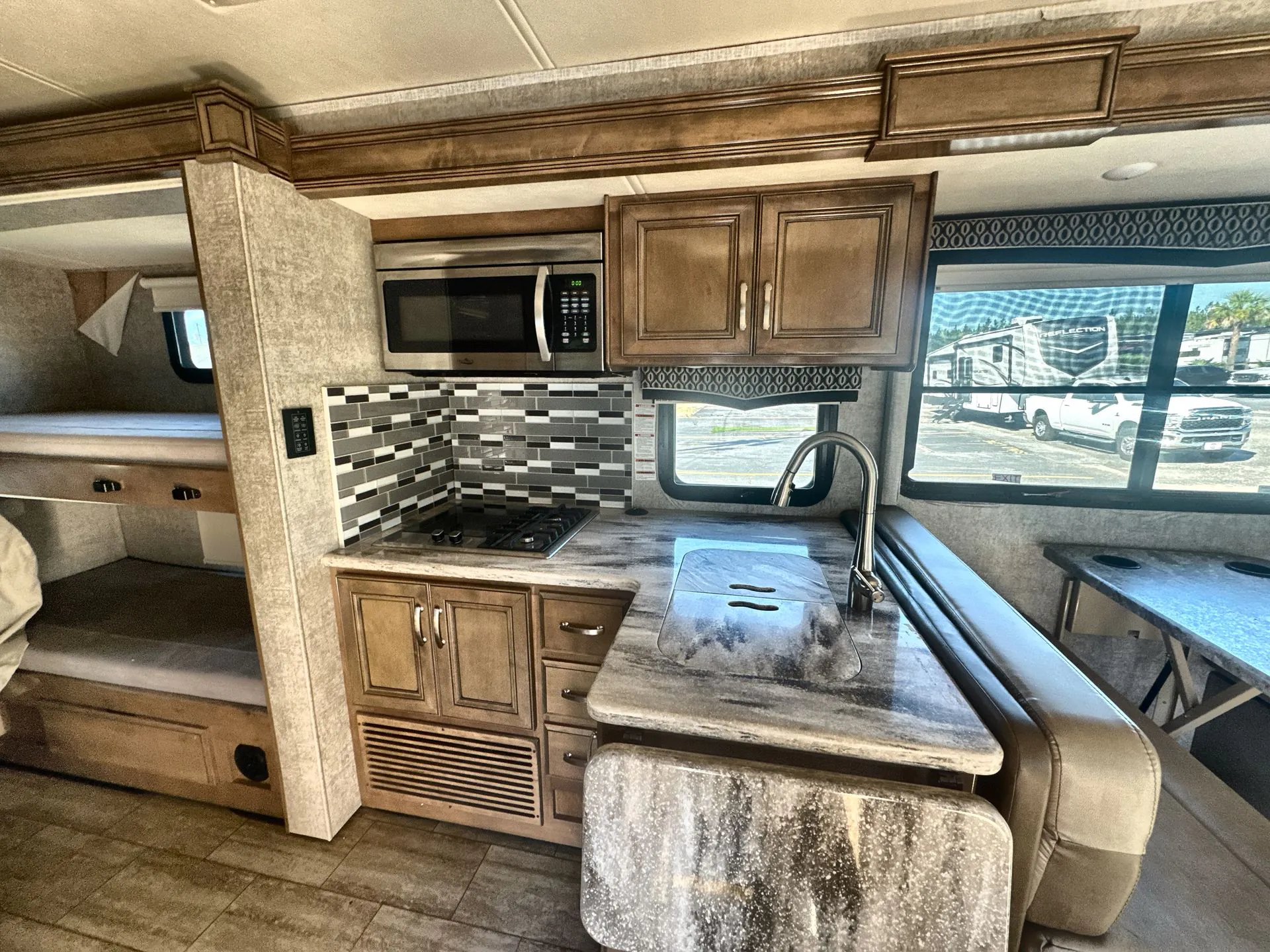 2020 Thor Motor Coach Magnitude BB35 - Photo 3