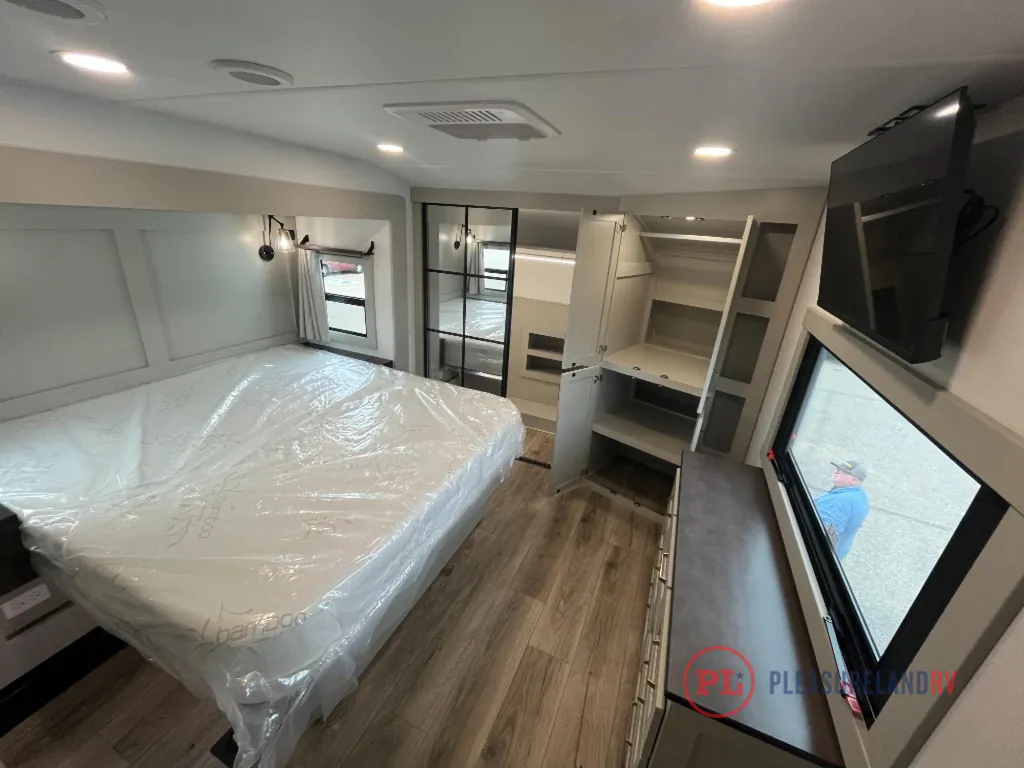 2026 Brinkley Model Z 3600, Photos photo 19