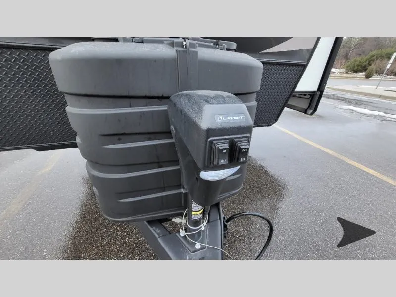 2025 Forest River Rockwood Signature 8337RL - Photo 3
