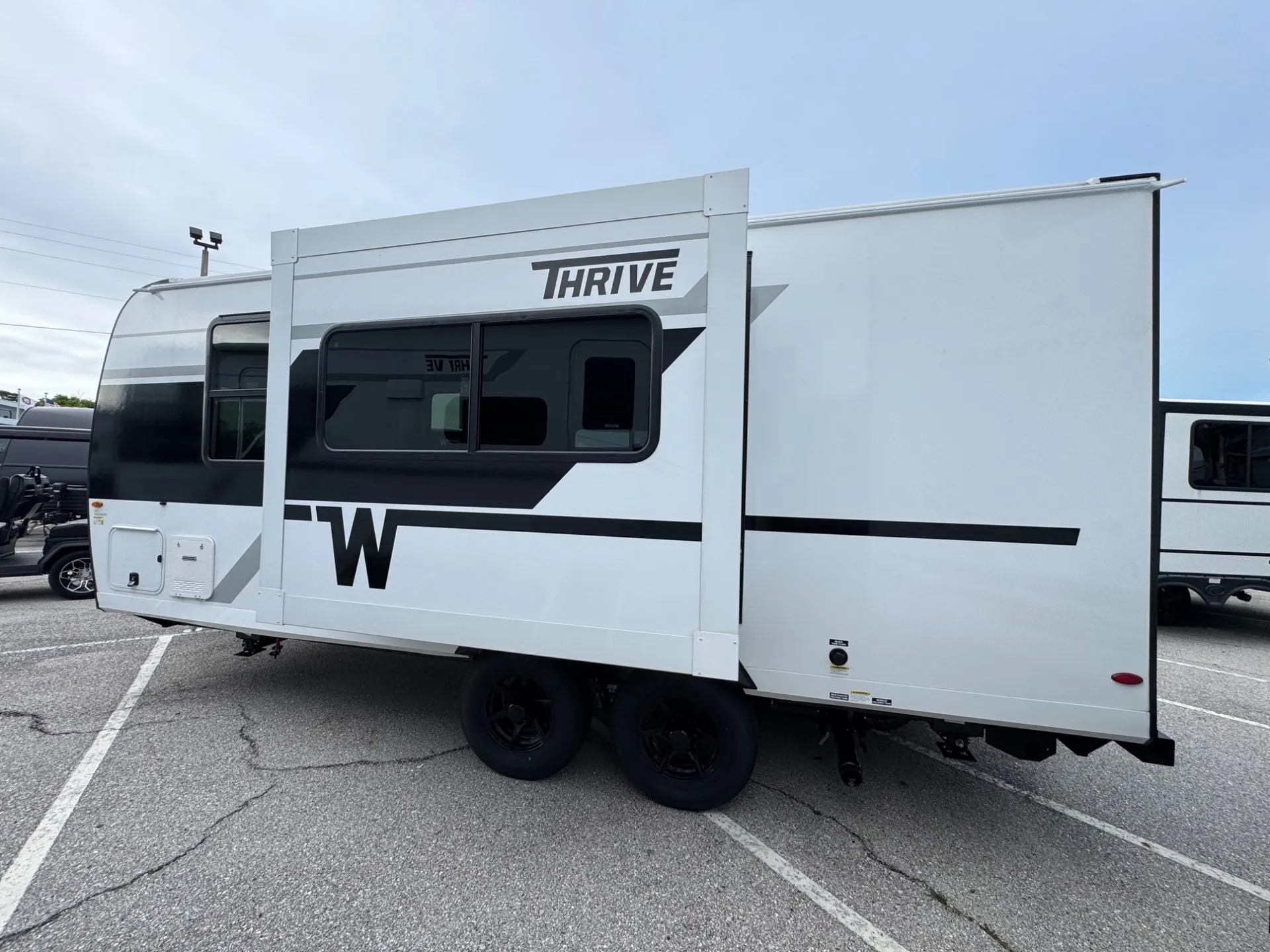 2026 Winnebago Thrive 18FBS - Photo 4