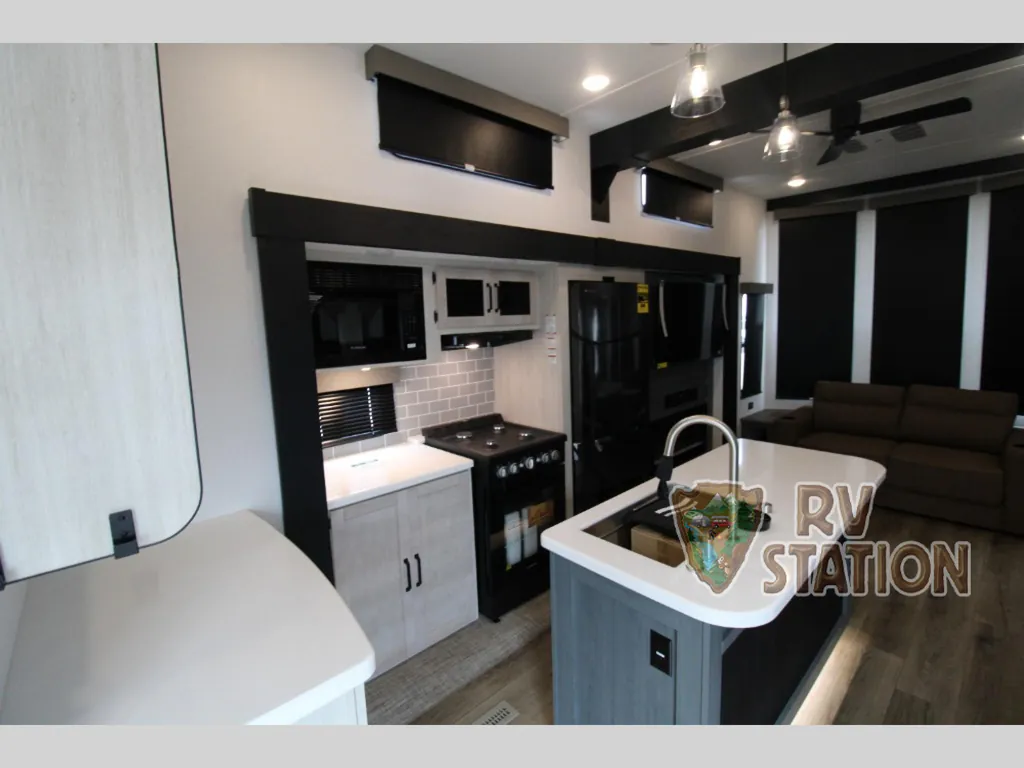 2027 Forest River Puma Vista 38VFL, Photos photo 28