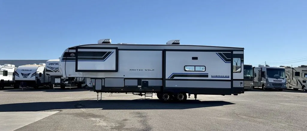2027 Forest River Cherokee Arctic Wolf 331BAR - Photo 4