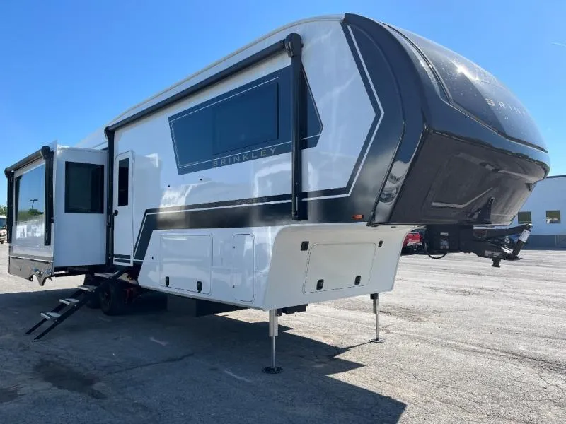 2027 Brinkley Model Z New    3200 - Main photo
