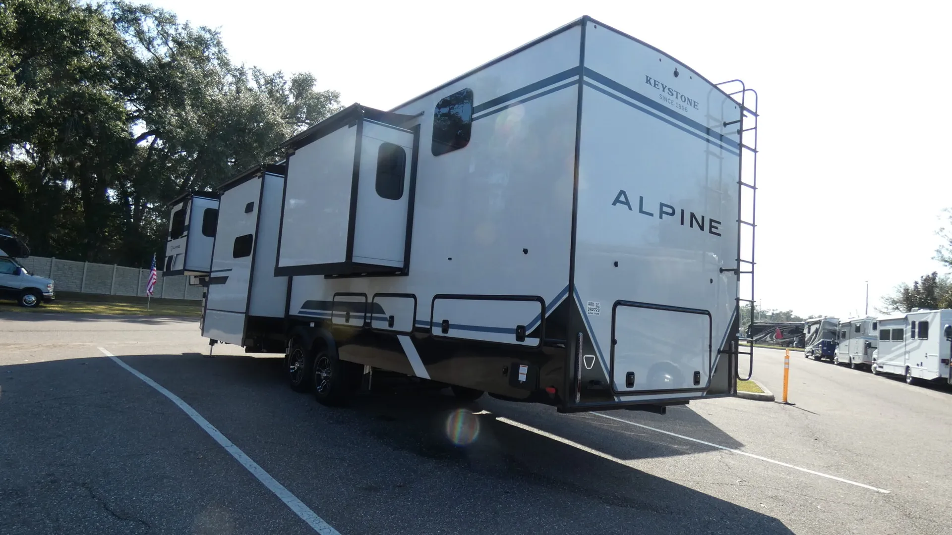 2026 Keystone RV Alpine 3712KB - Photo 4