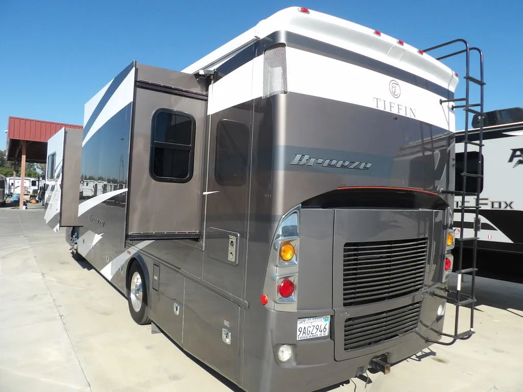 2022 Tiffin Motorhomes Allegro 33 - Photo 3