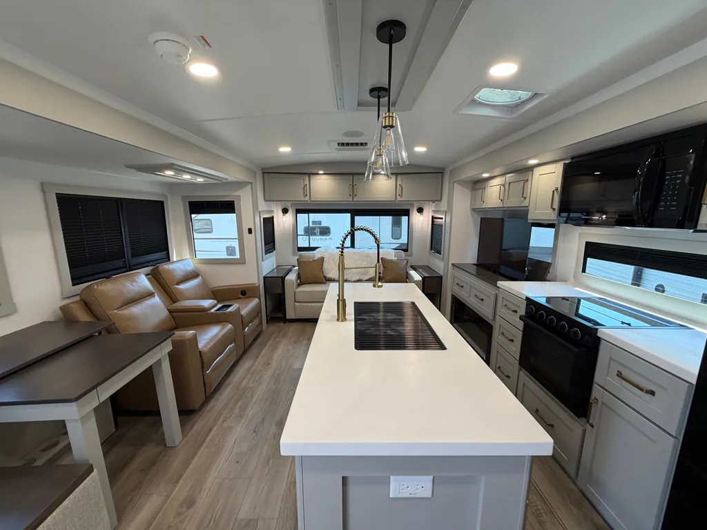 2025 Brinkley Model Z AIR 297, Photos photo 9