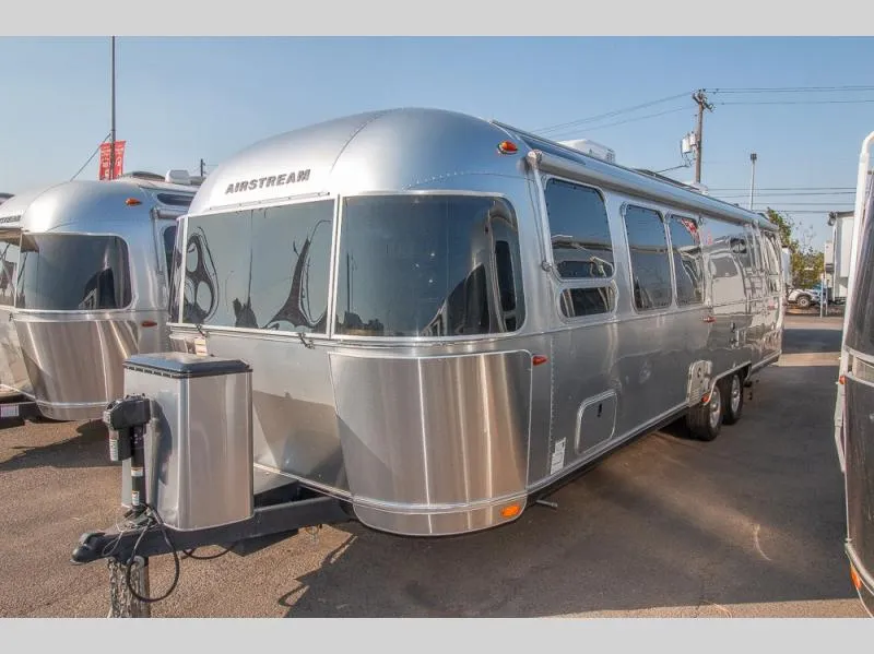 2024 Airstream Flying Cloud 30RB Twin - Photo 2
