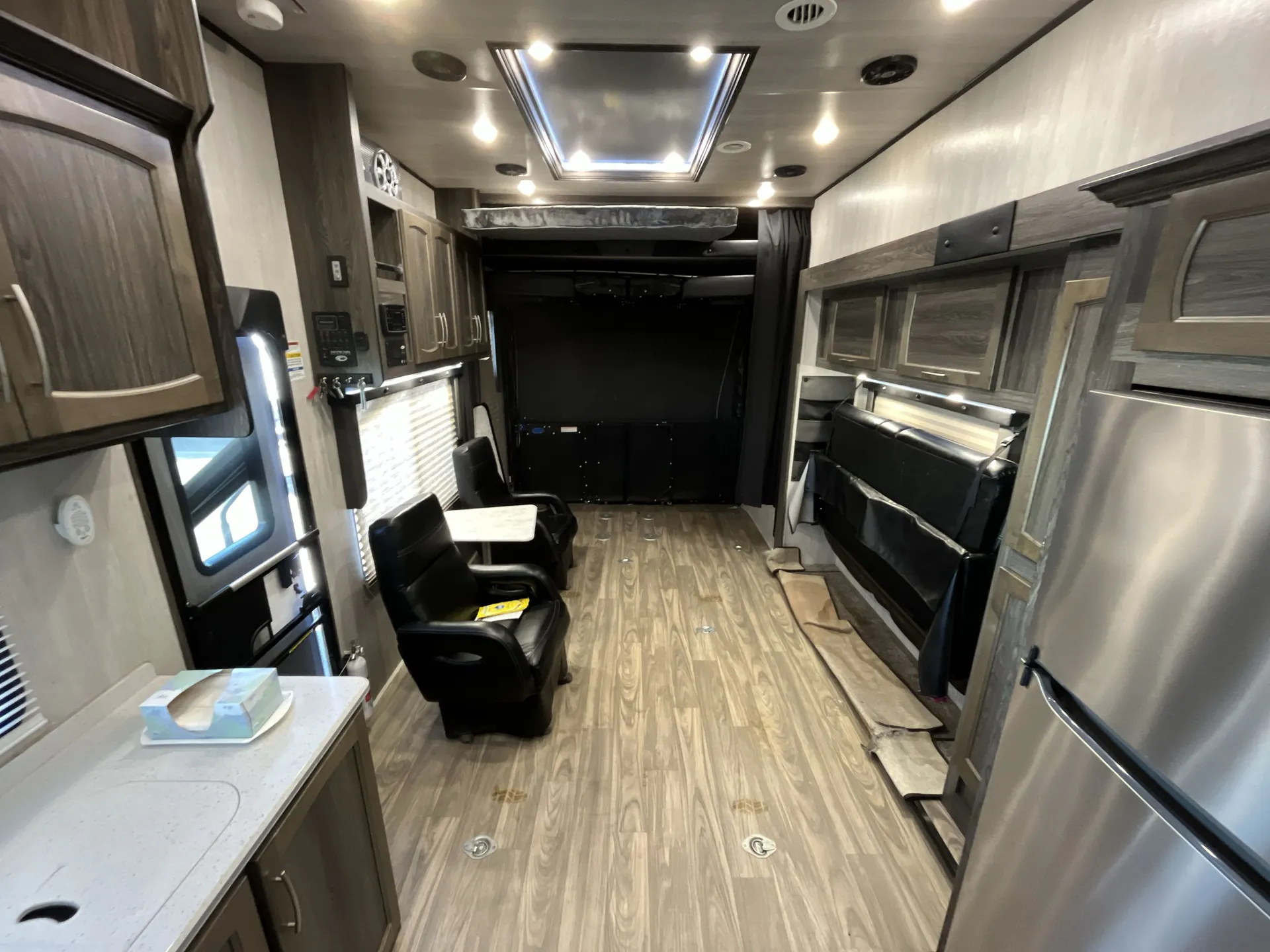 2021 Genesis Supreme Vortex 3414V — living area main