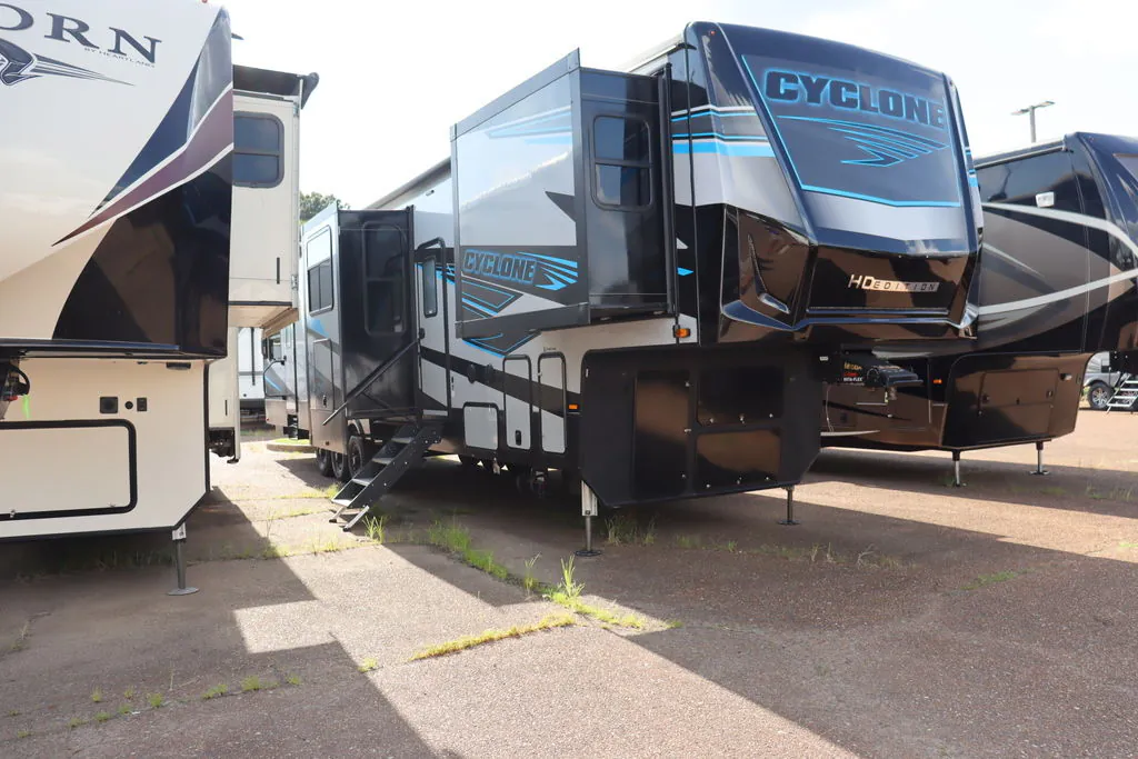 2025 Heartland Cyclone 4008