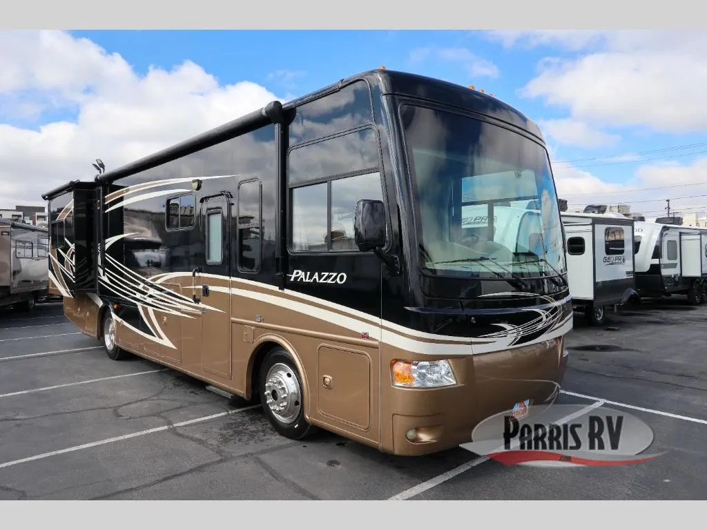 2013 Thor Motor Coach Palazzo 33 1 - Main photo