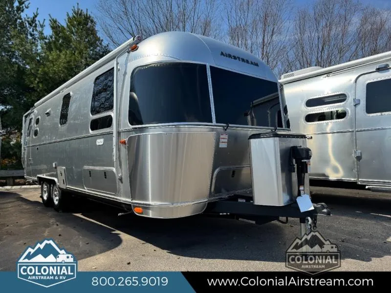 2026 Airstream Flying Cloud 27FB - Photo 2