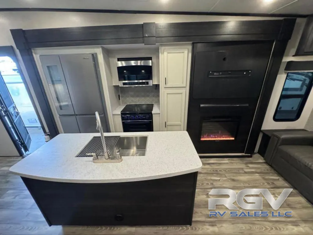 2022 Highland Ridge Silverstar XLT 354MBH, Photos photo 14