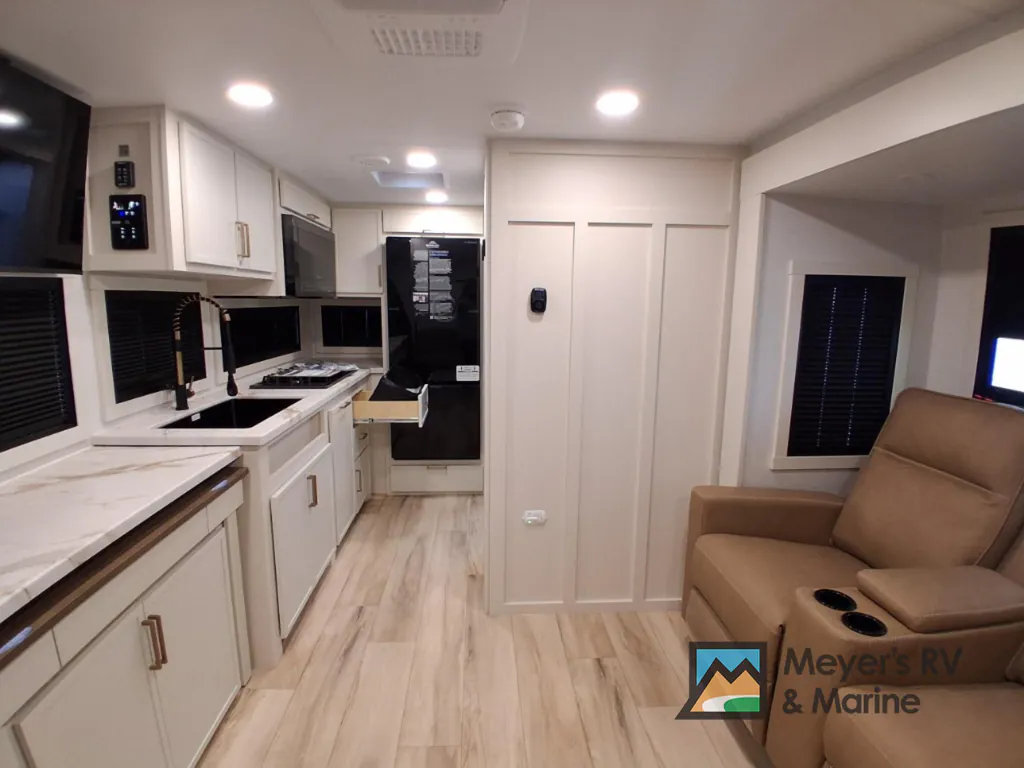 2026 Brinkley Model Ix 20X, Photos photo 5