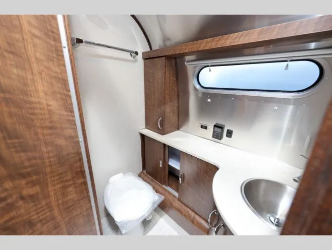 2026 Airstream Globetrotter 30RB - Photo 3