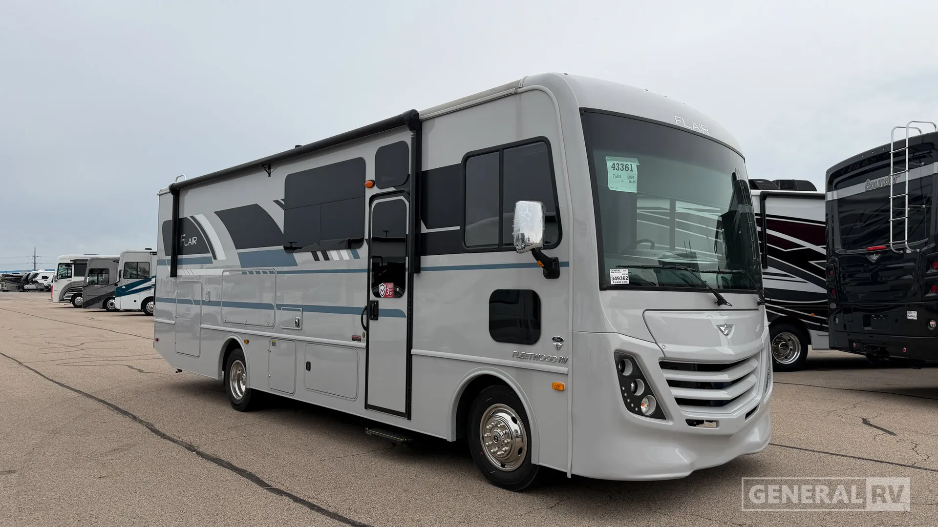 2026 Fleetwood Flair 29M - Photo 2