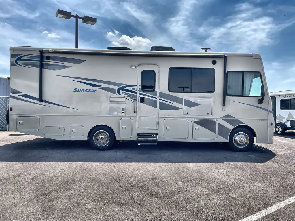 2018 Winnebago Sunstar 27P, Photos photo 5