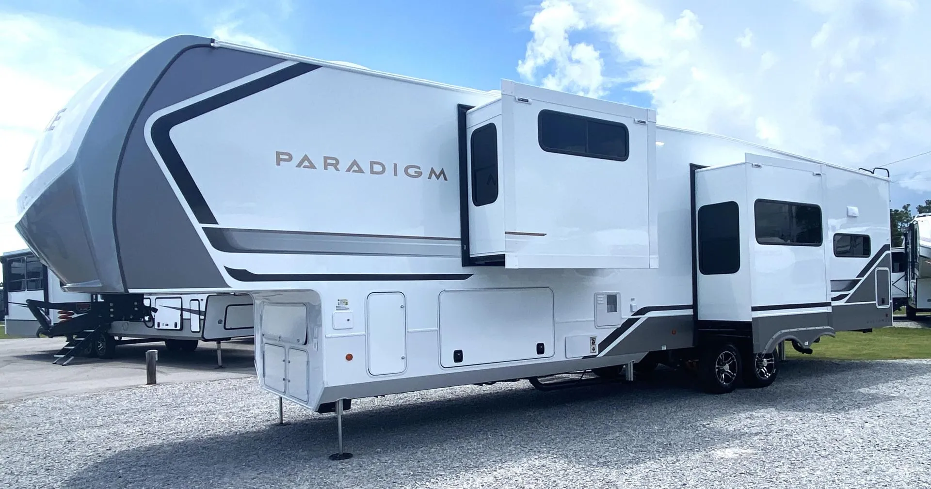 2026 Alliance RV Paradigm 382RK - Photo 3