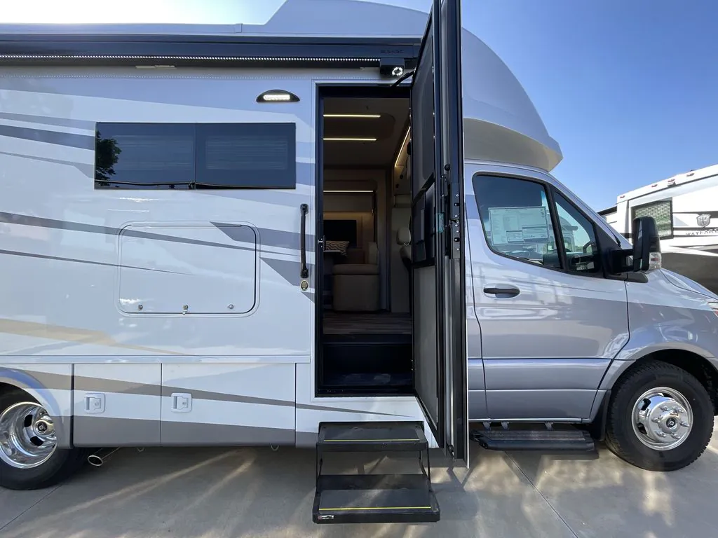 2026 Tiffin Wayfarer 25 XRW, Photos photo 18