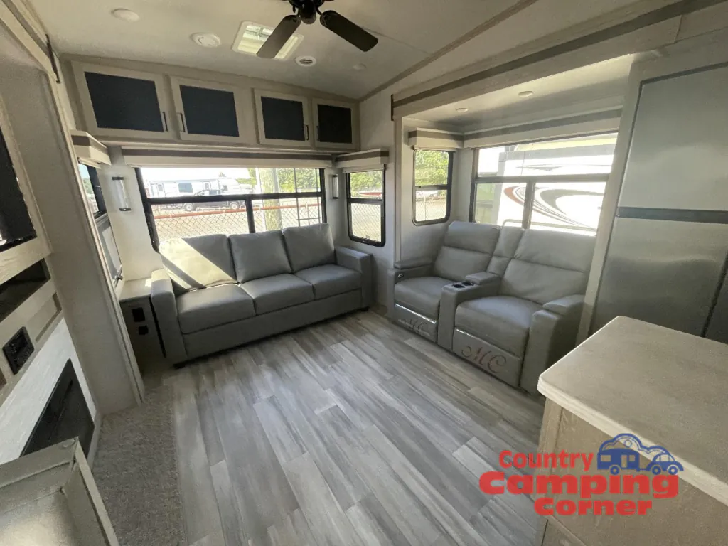 2022 Forest River Rockwood Signature Ultra Lite 8288SB, Photos photo 12