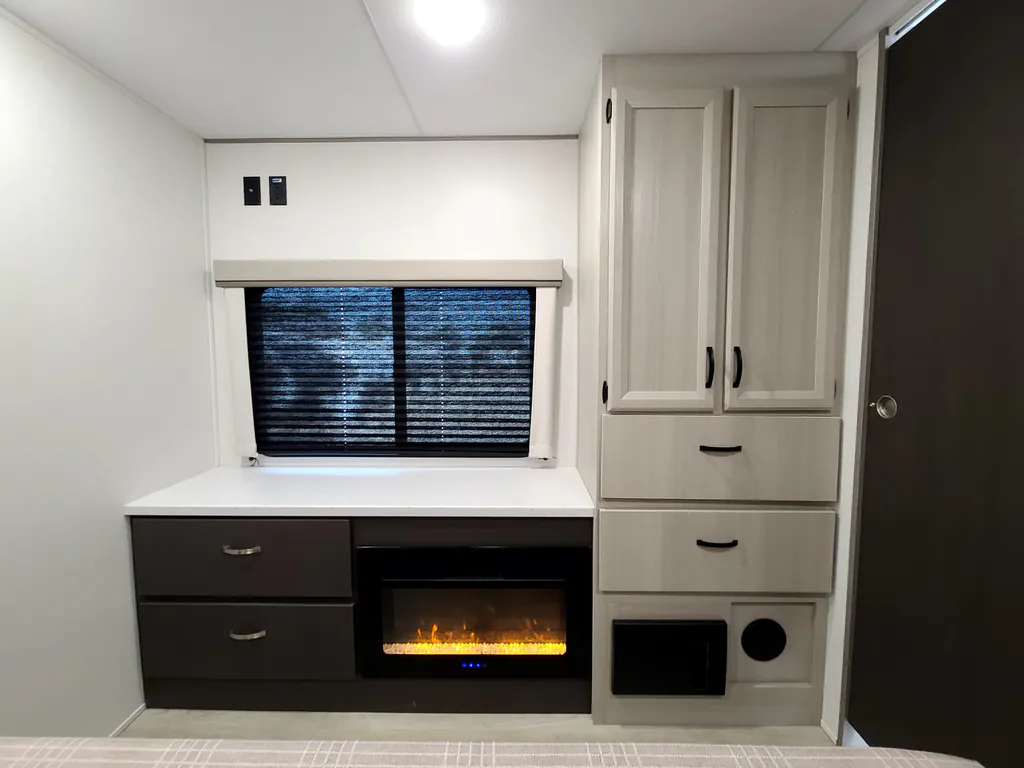 2027 Coachmen Catalina Legacy Edition 333DBDSCK, Photos photo 42