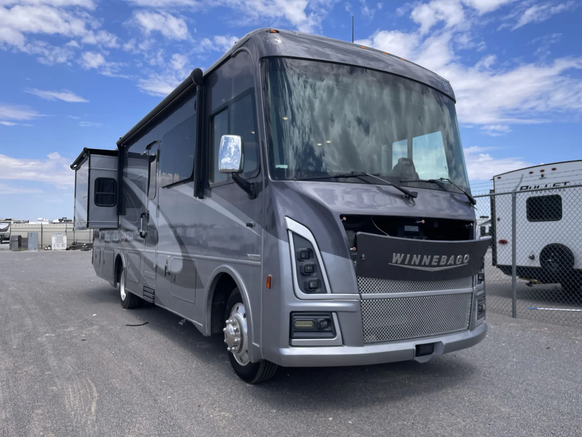 2024 Winnebago Vista 33K - Photo 2