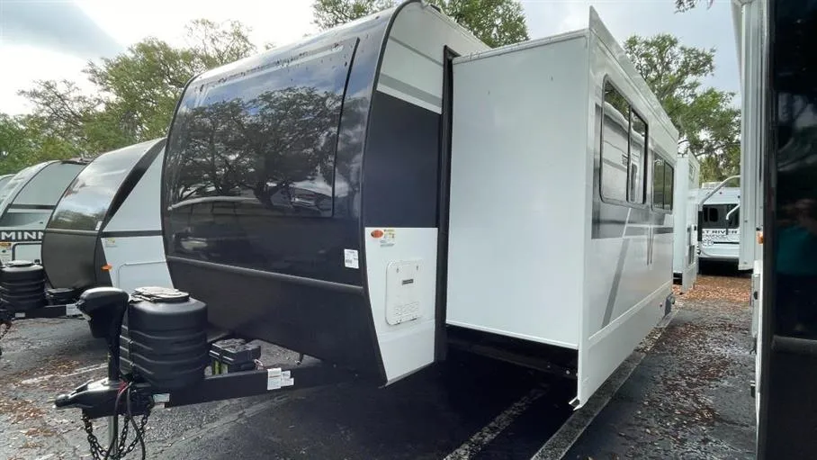 2026 Winnebago Thrive 26FKD - Photo 4