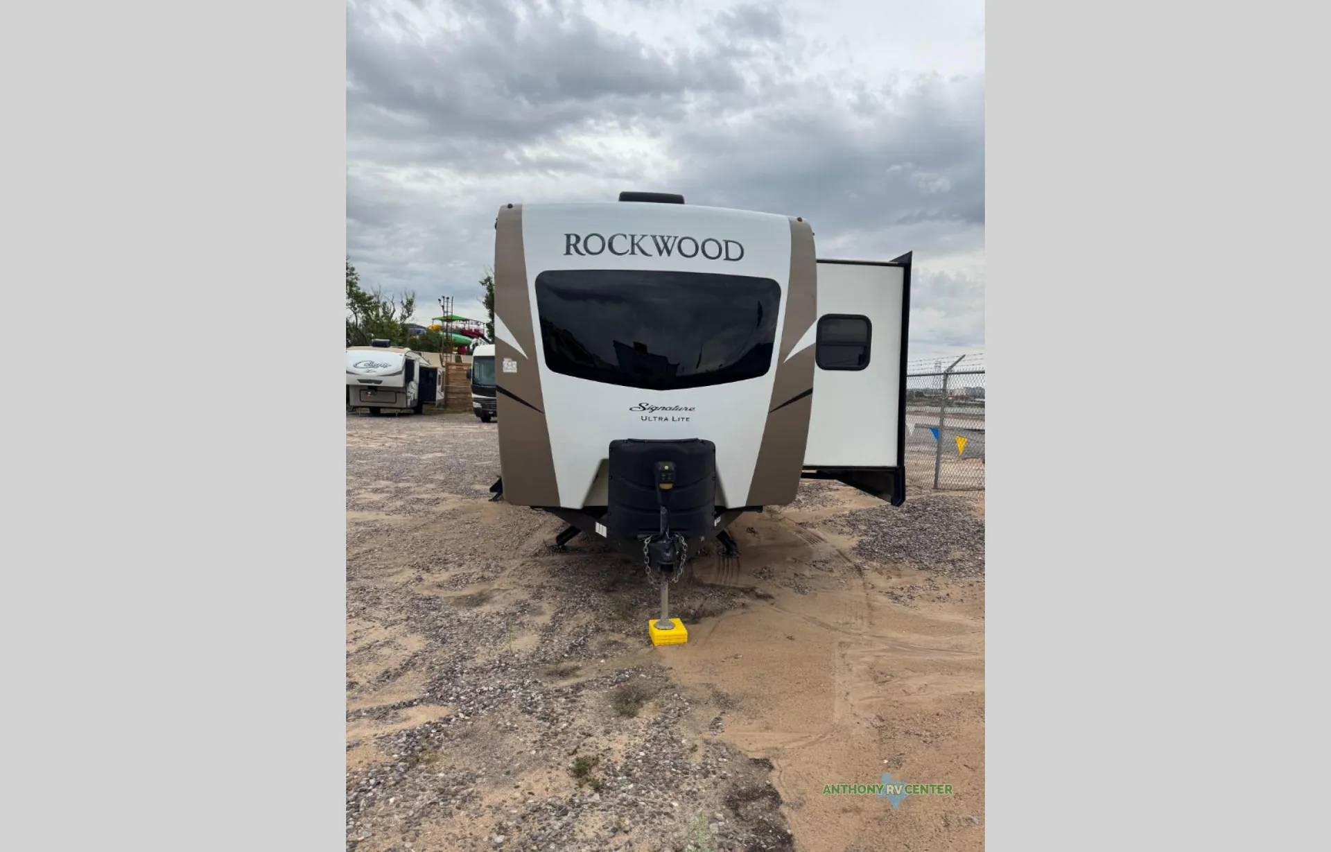 2019 Forest River Rockwood Signature Ultra Lite 8328BS - Photo 3