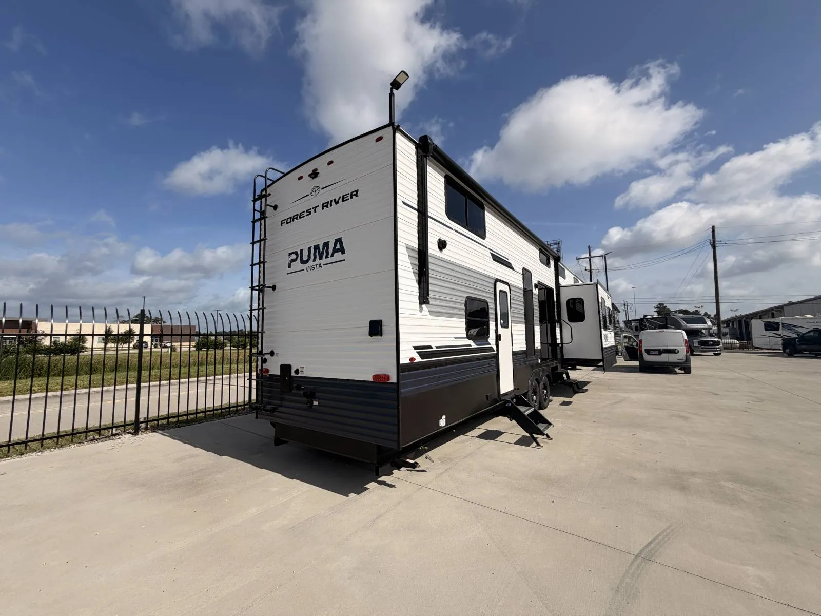 2026 Forest River Puma Vista 402LFT - Photo 4