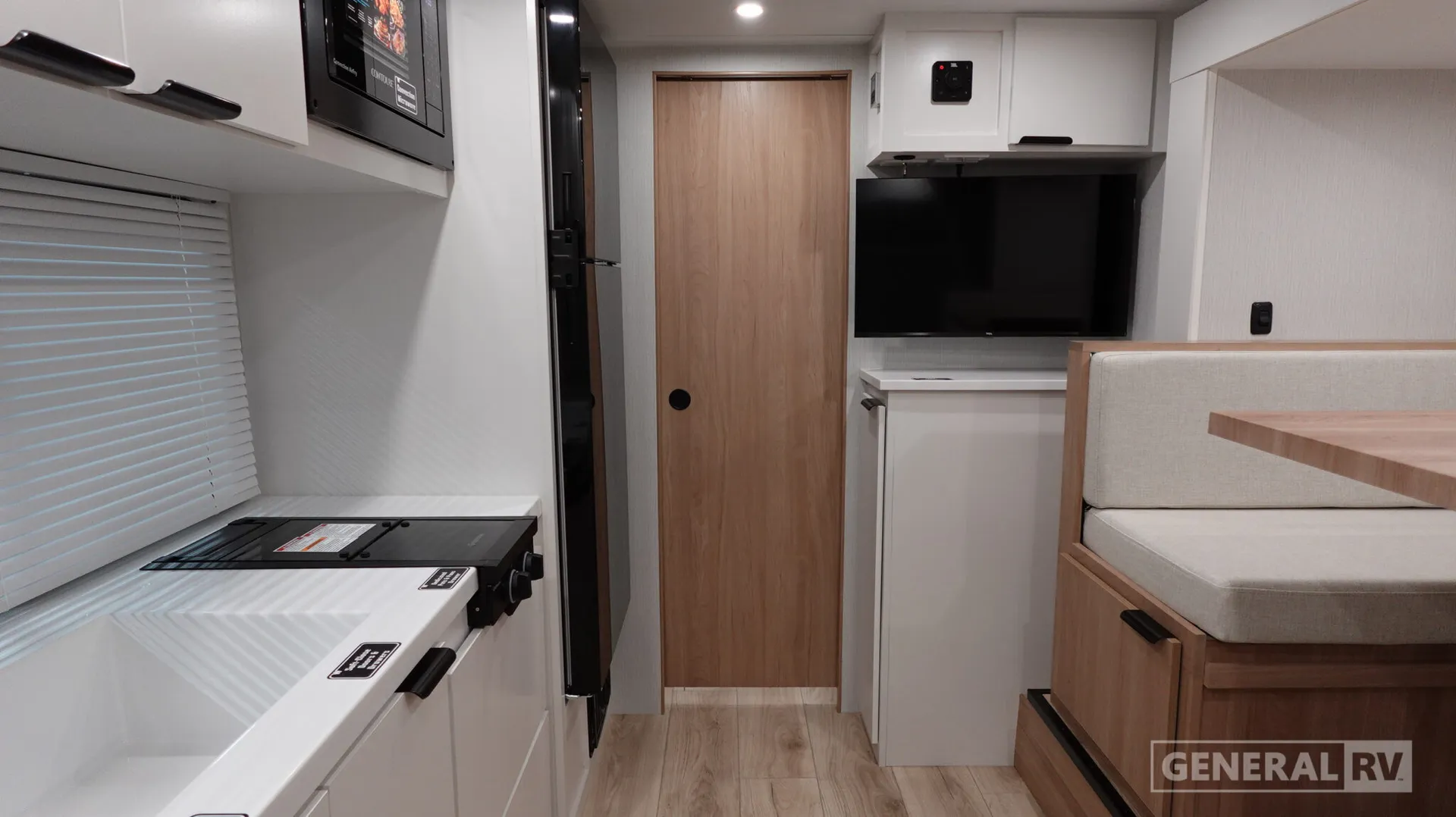 2027 Winnebago Micro Minnie 2108TB - Photo 3