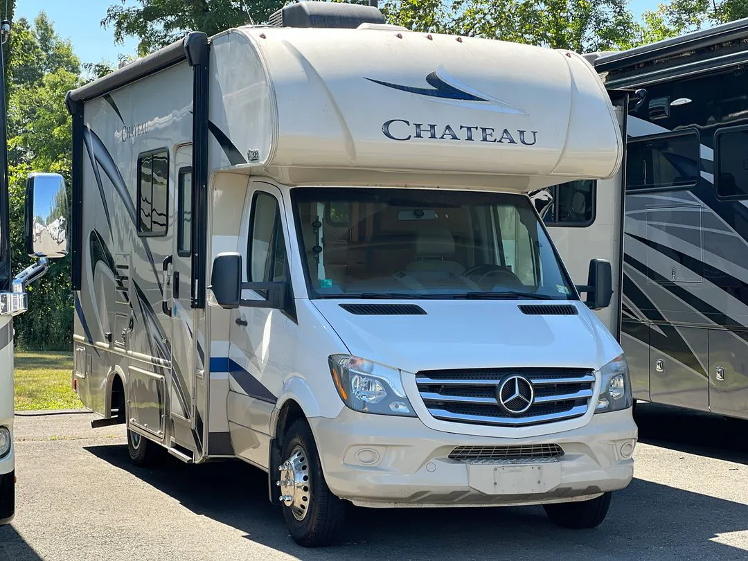2018 Thor Motor Coach Chateau Sprinter 24BL - Photo 2