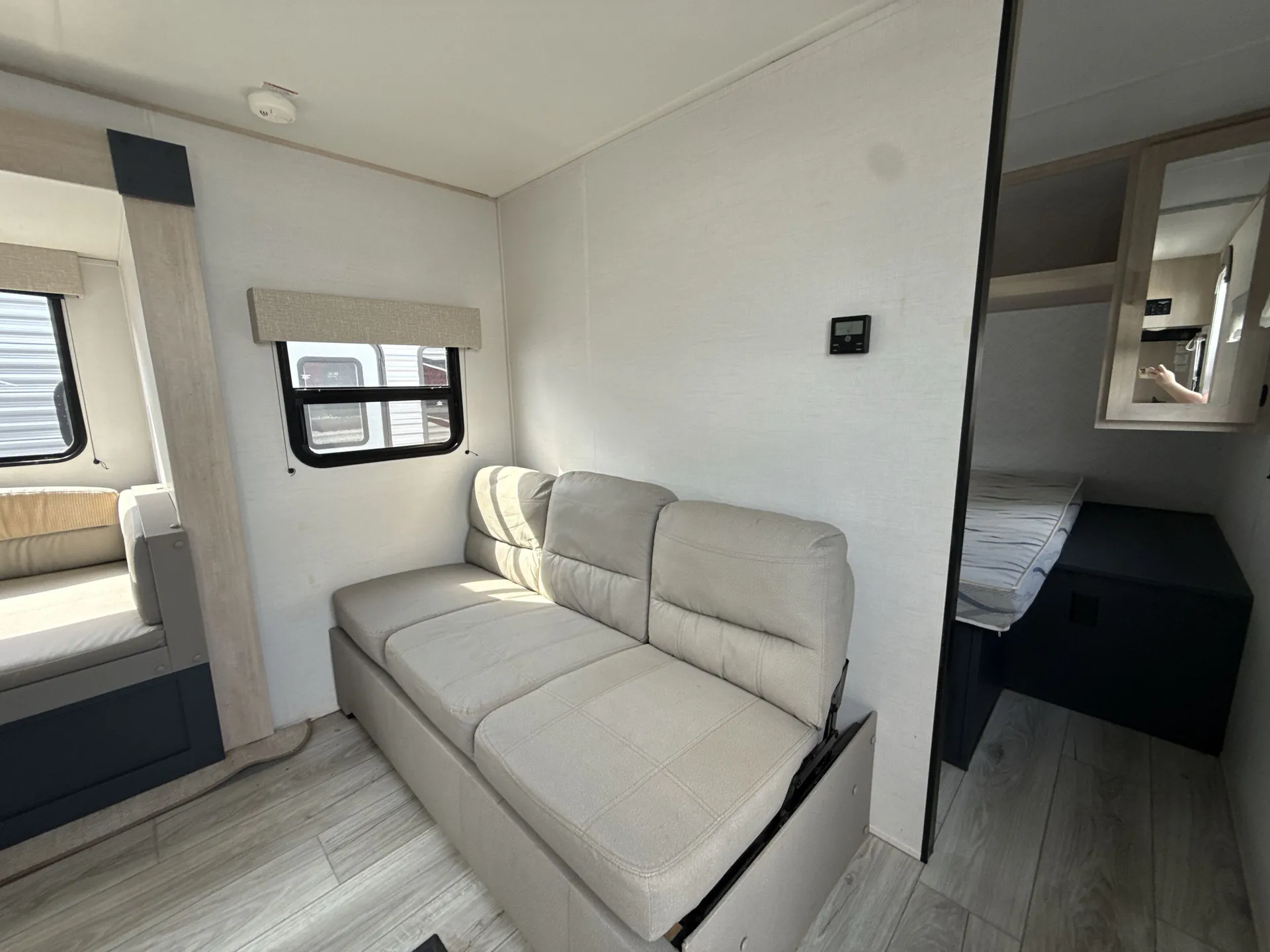2024 Prime Time Avenger 21RBSLE — living area main