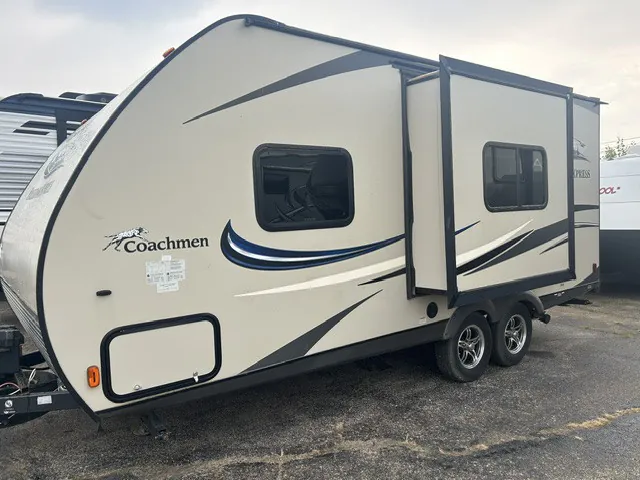 2016 Coachmen Freedom Express 192RBS - Photo 4