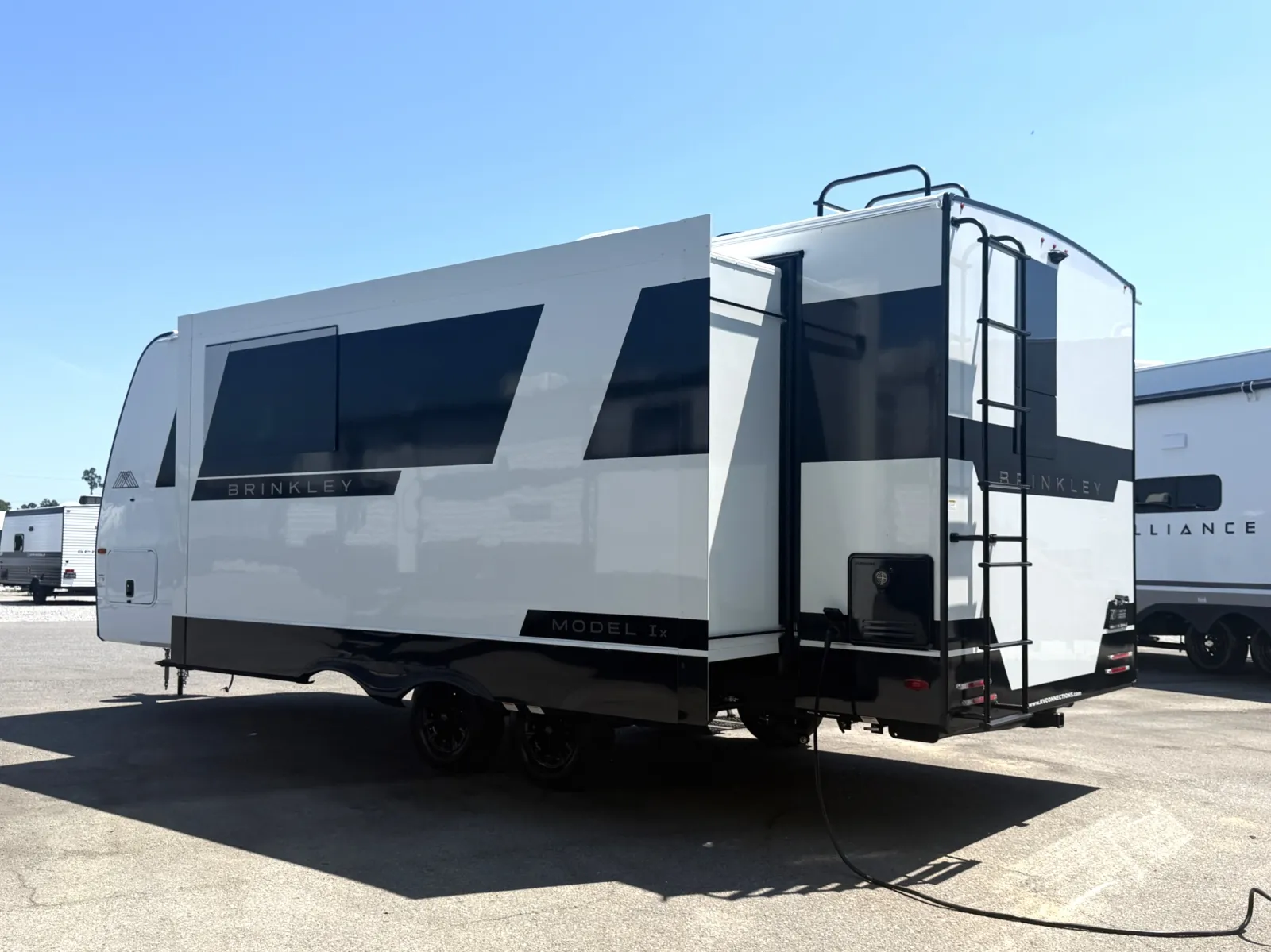 2027 Brinkley Model Ix 23X - Photo 4