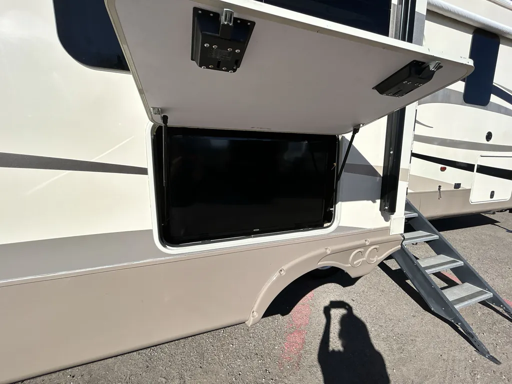 2017 Forest River Cedar Creek 38EL, Photos photo 19