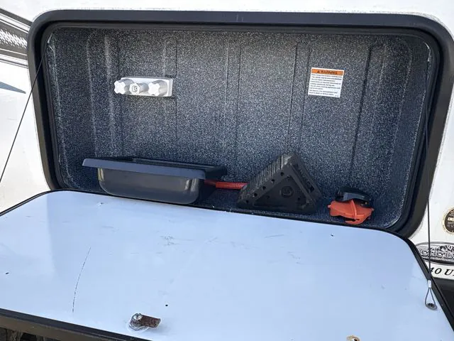 2018 Keystone Outback Ultra-Lite 240URS - Photo 3