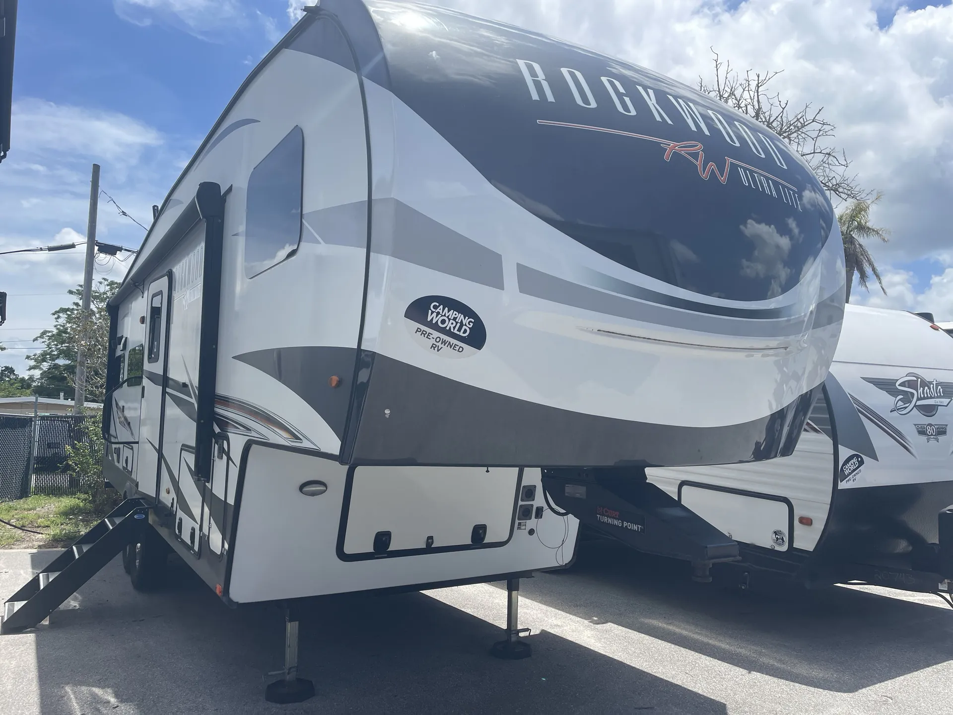 2022 Forest River Rockwood Ultra Lite 2881S - Photo 2
