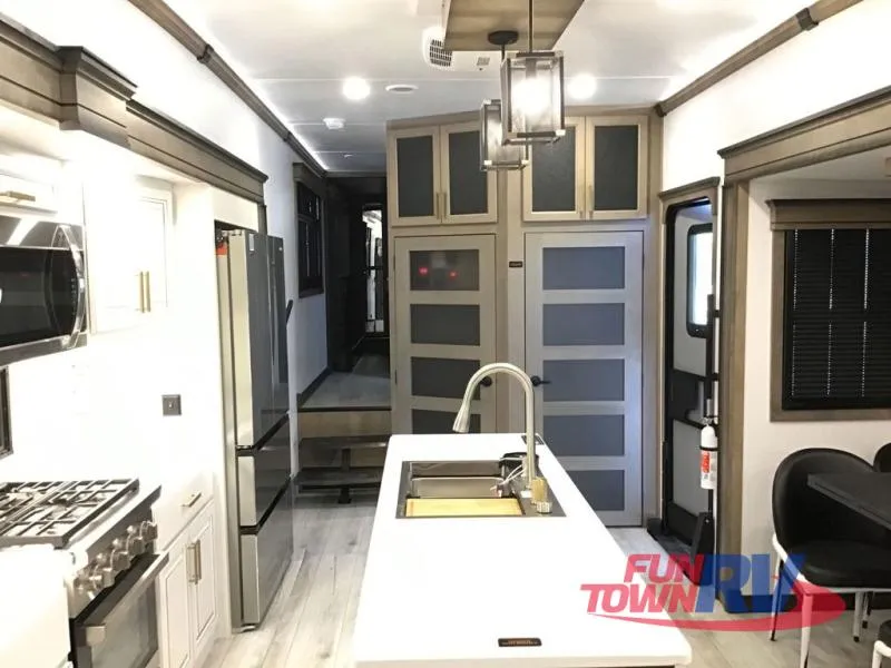 2026 Keystone Montana 3781RL - Photo 3