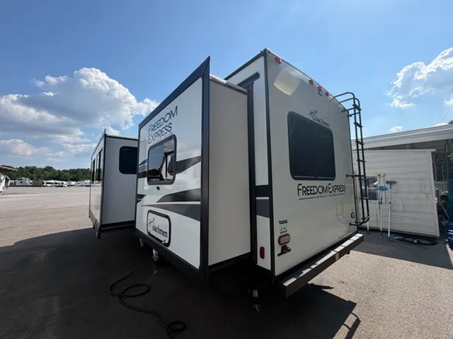 2025 Coachmen Freedom Express 29FKDS - Photo 2