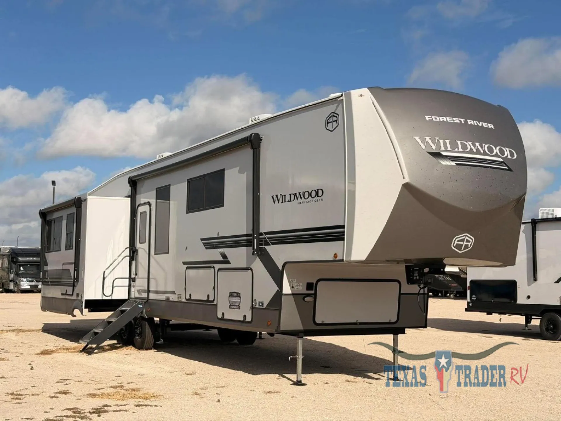 2027 Forest River Wildwood Heritage Glen 380WDR