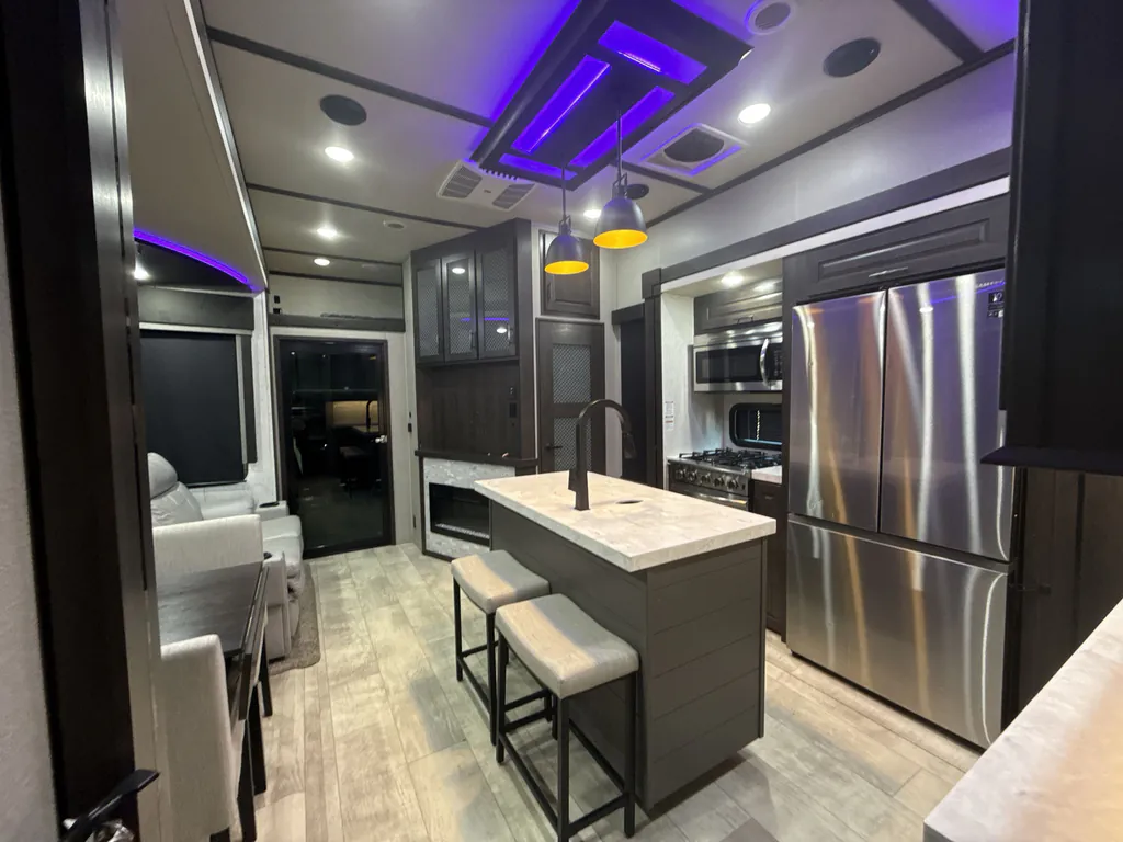 2022 Grand Design Momentum 397TH, Photos photo 3